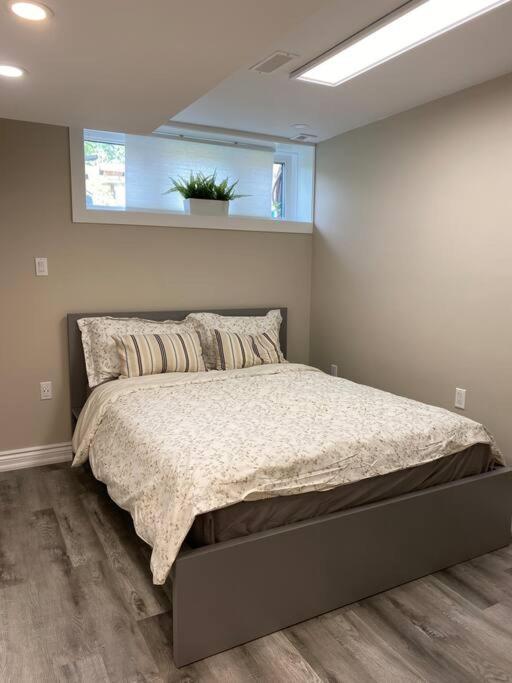 Entire Basement With 3 Bedrooms Niagara Falls Eksteriør bilde